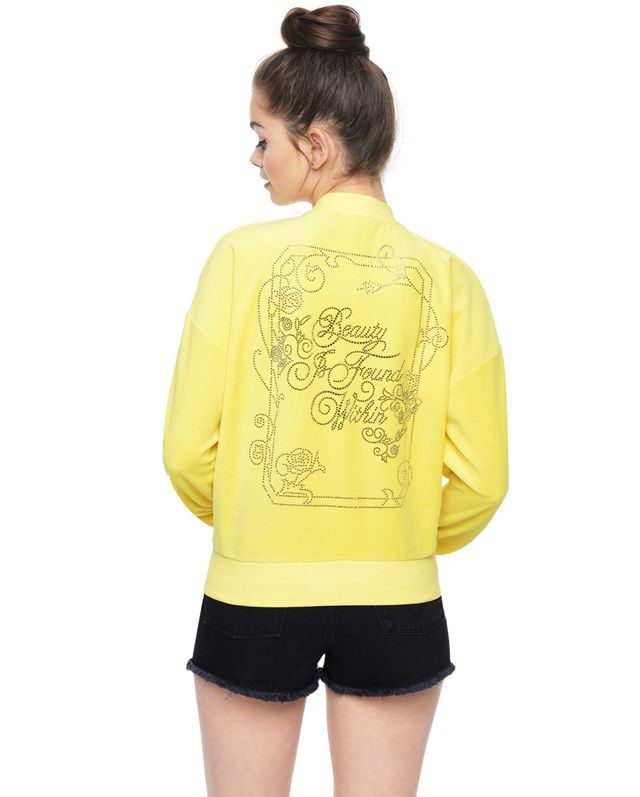 Clothing, Yellow, Sleeve, Outerwear, Jacket, Neck, Top, Blouse, T-shirt, Jersey, 