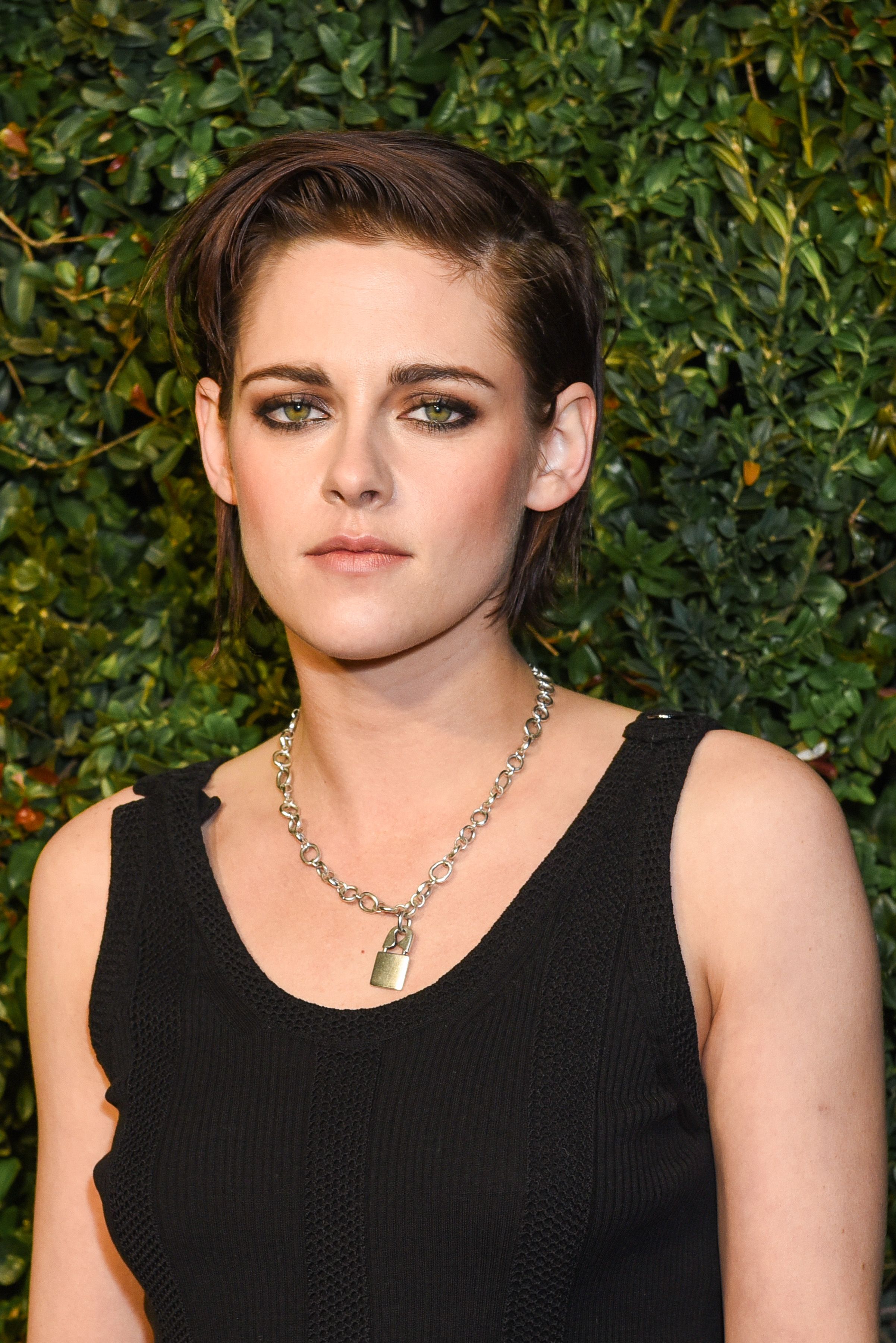 Kristen Stewart Short Straight Dark Brunette Hairstyle