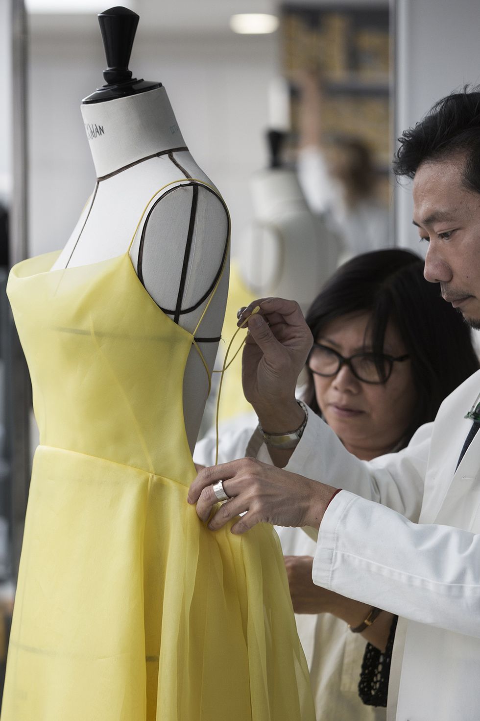 Glasses, Vision care, Yellow, Sleeve, Dress, One-piece garment, Fashion, Mannequin, Day dress, Fashion design, 