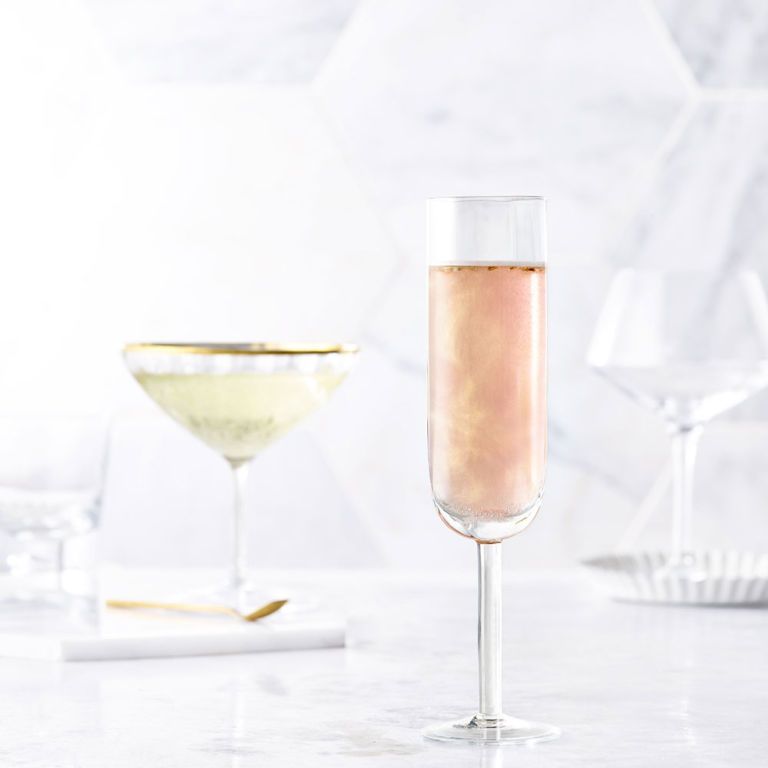 Champagne cocktail, Drink, Alcoholic beverage, Classic cocktail, Cocktail, Champagne stemware, Wine cocktail, Glass, Champagne, French 75, 