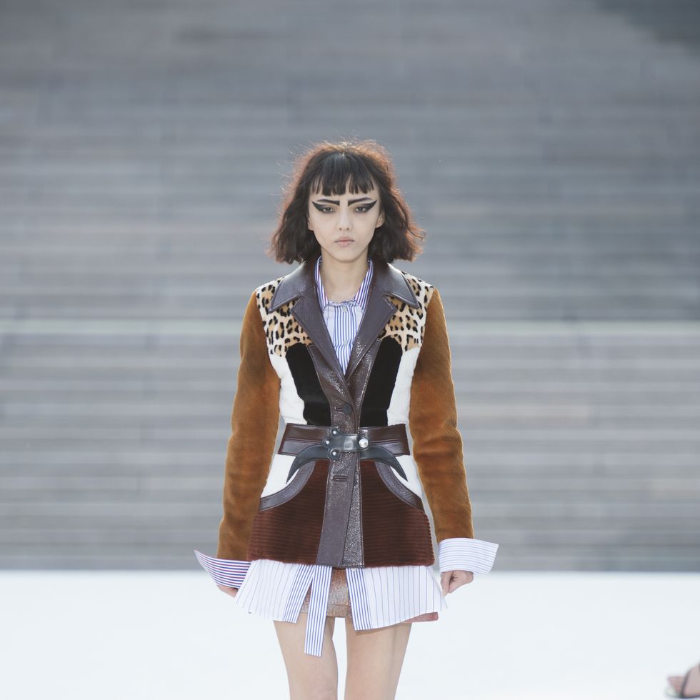 Louis Vuitton Cruise 2018 show collection pictures