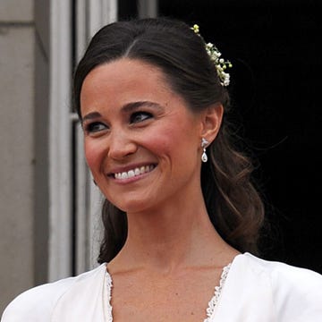Hair, Facial expression, Hairstyle, Eyebrow, Chin, Headpiece, Beauty, Hair accessory, Smile, Forehead, Hair, Facial expression, Hairstyle, Eyebrow, Chin, Headpiece, Beauty, Hair accessory, Smile, Forehead,