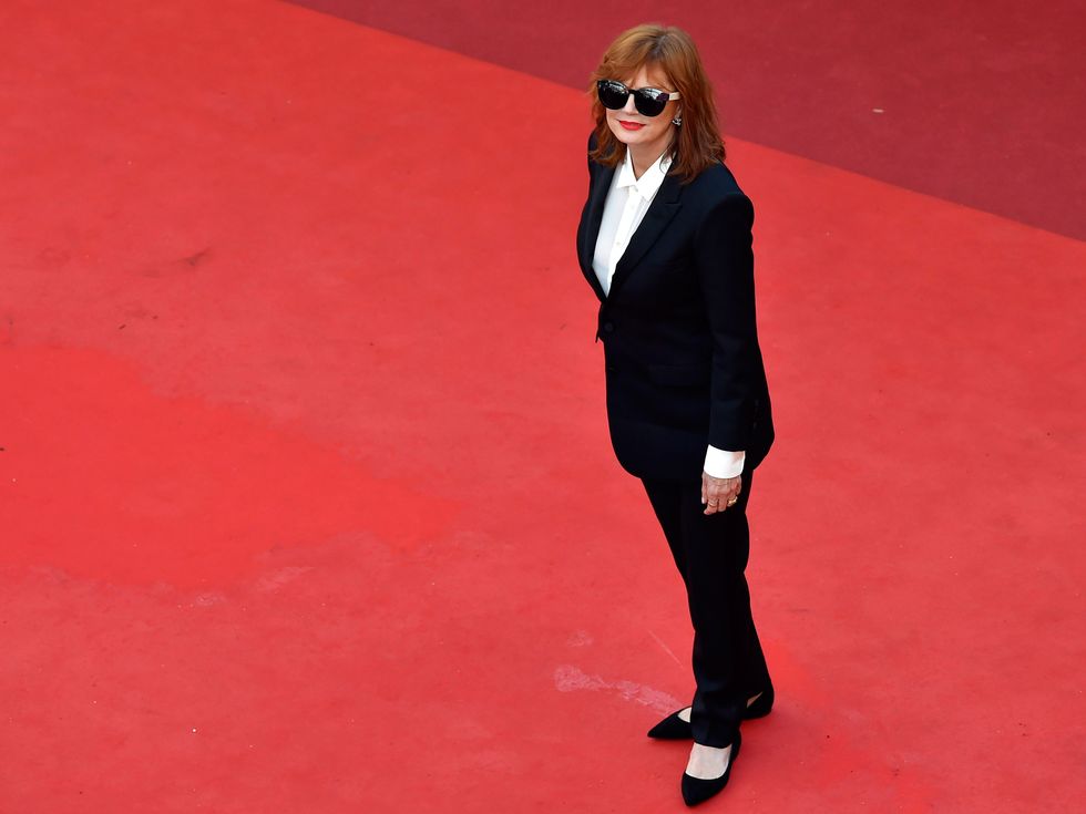 Susan Sarandon wearing flat shoes in Cannes