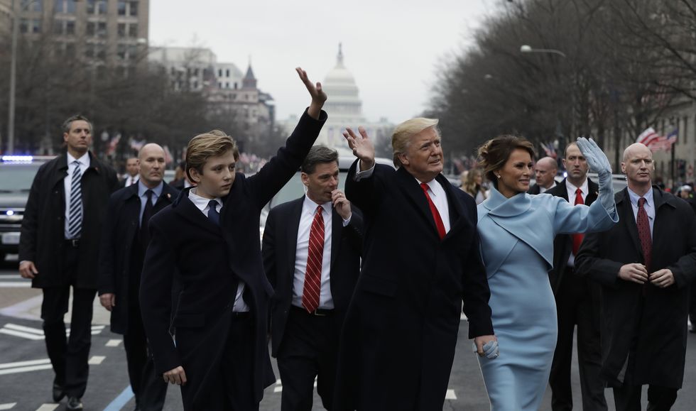 Event, Crowd, Gesture, Suit, Bodyguard, White-collar worker, Formal wear, 