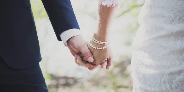 Boxed Ceo Offers To Pay For Employee Weddings Getting Married