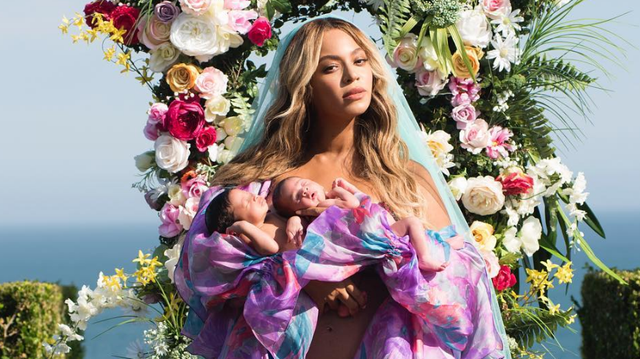 First pictures of Sir and Rumi Carter