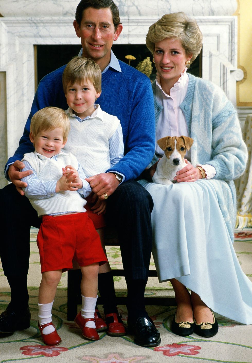 Prince Charles, Prince of Wales and Diana, Princess of Wales at home in Kensington Palace with their sons Prince William and Prince Harry (Photo by Tim Graham/Getty Images)