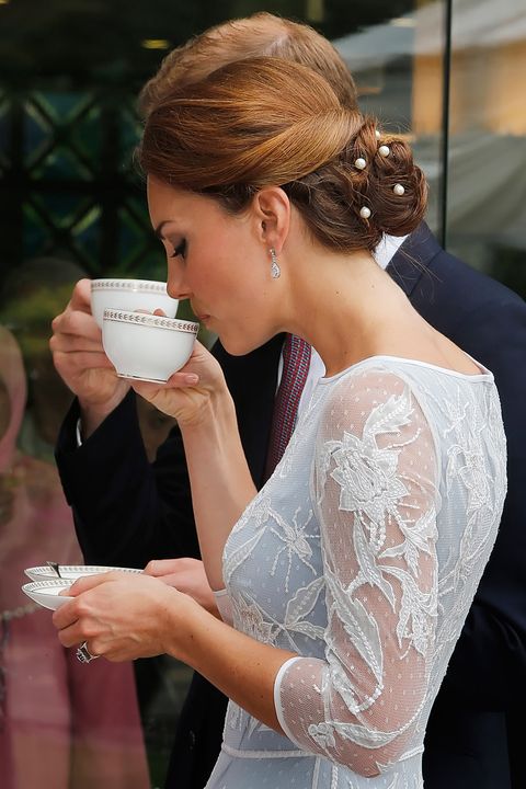 Duchess of Cambridge drinking tea