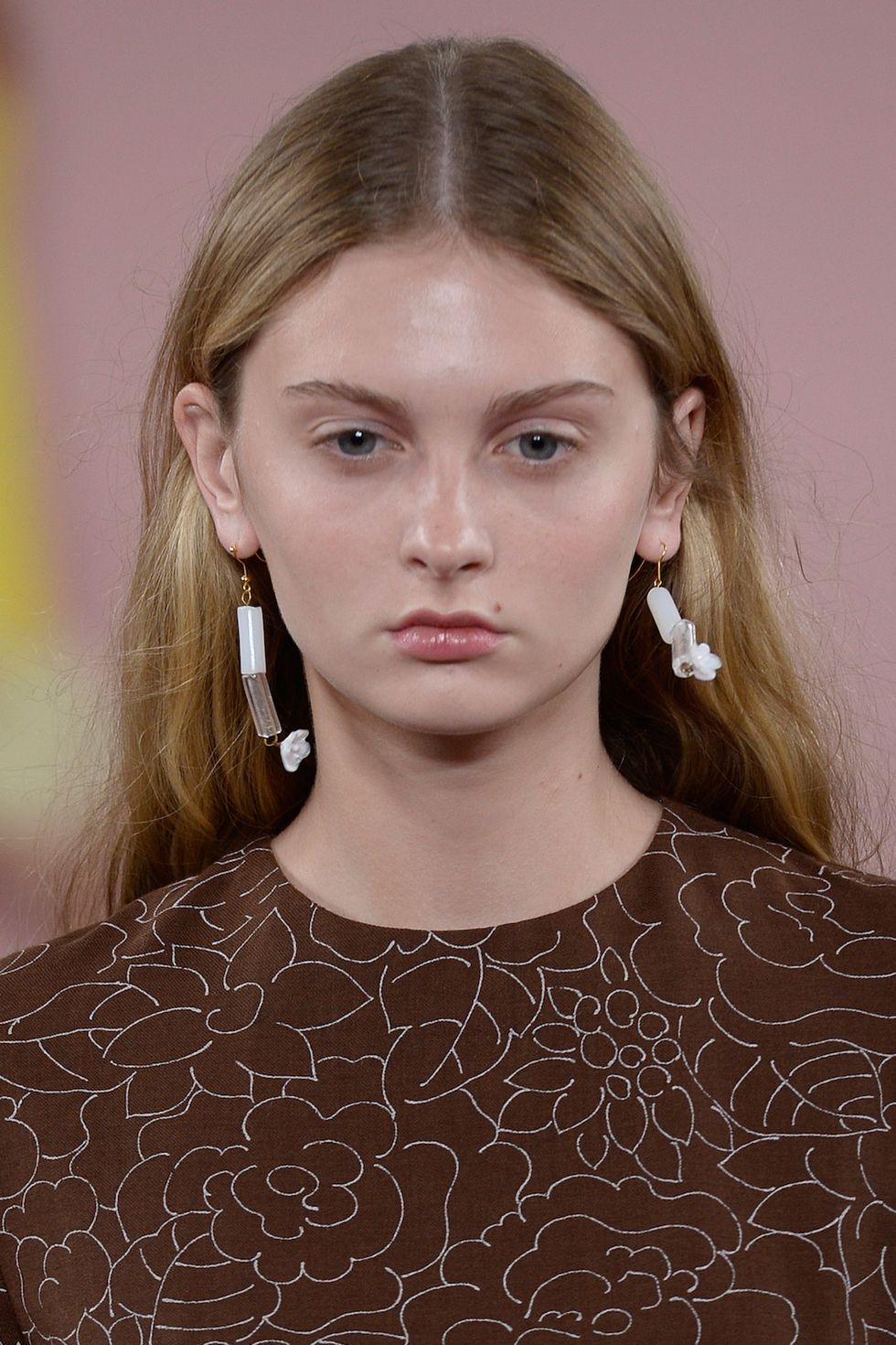 'No make-up' make-up leads the fashion week beauty trends for spring ...