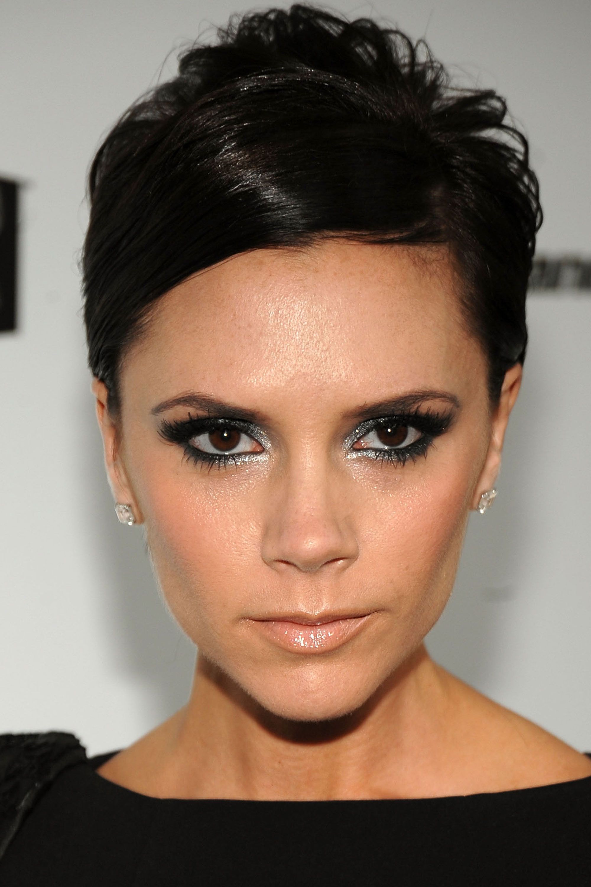 Victoria Beckham S Beauty Transformation Over The Years