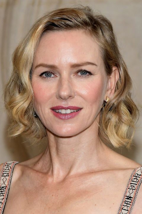 Nước hoa yêu thích của Naomi Watts | Top Favorite Women's Perfumes Of Hollywood Stars | Cre: Harpersbazaar