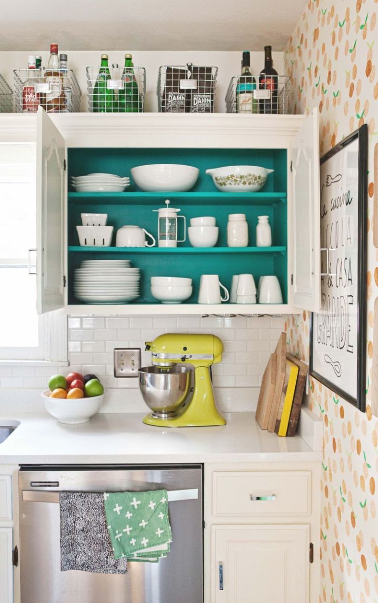 Shelf Under Top Kitchen Cabinets - Cottage - Kitchen