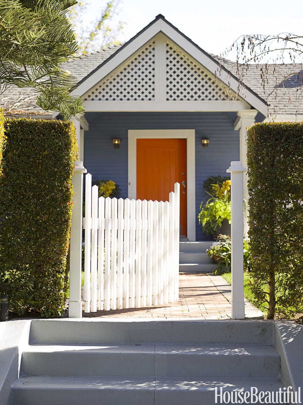 Property, Home, House, Residential area, Real estate, Yellow, Building, Porch, Architecture, Door, 