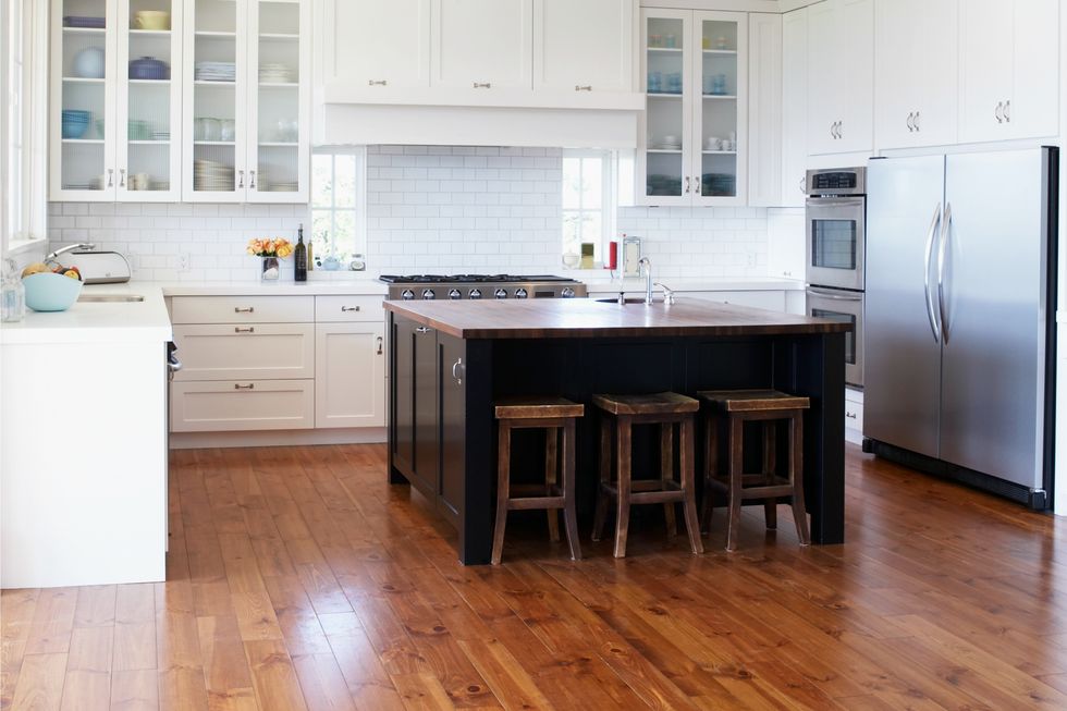 Floor, Furniture, Wood flooring, Cabinetry, Room, Kitchen, Property, Countertop, Laminate flooring, Hardwood, 