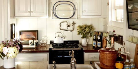10 Things People With Tidy Kitchens Do Every Day