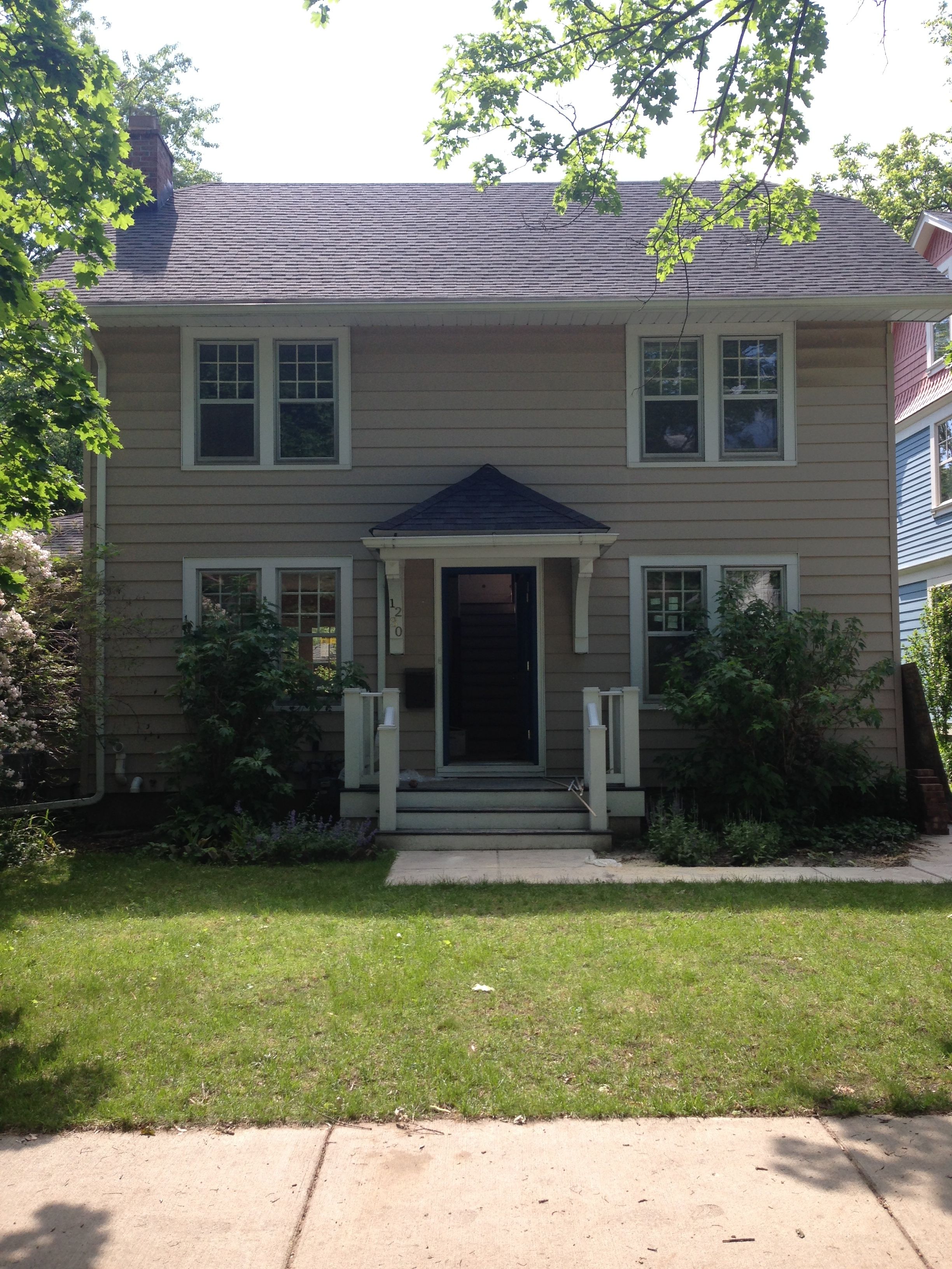 A 1920s Ann Arbor Colonial Gets An Understated Makeover Michelle Adams Michigan Home Tour