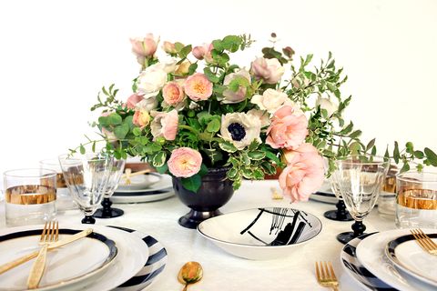 Serveware, Dishware, Bouquet, Flower, Petal, Drinkware, Centrepiece, Table, Cut flowers, Tableware, 