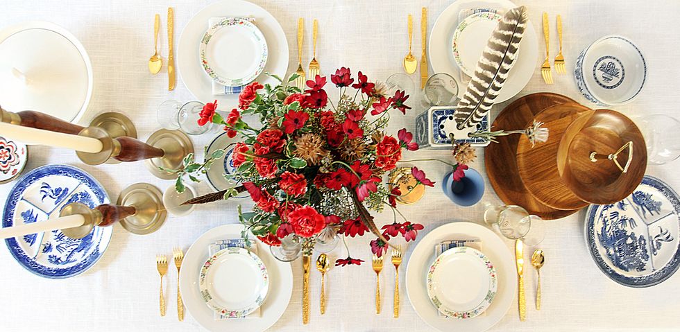 Serveware, Dishware, Bouquet, Flower, Petal, Cut flowers, Porcelain, Flower Arranging, Centrepiece, Floristry, 