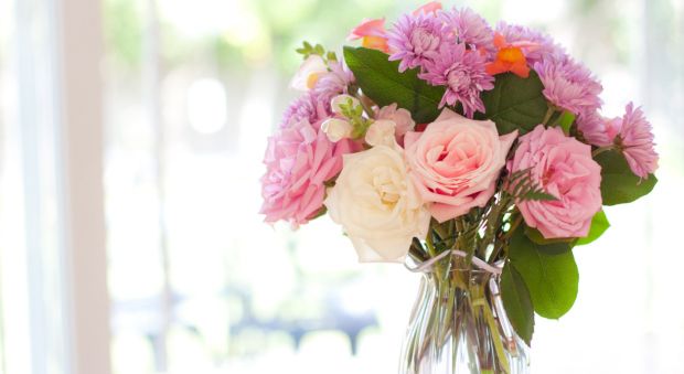 Petal, Bouquet, Flower, Pink, Cut flowers, Floristry, Flowering plant, Rose family, Garden roses, Flower Arranging, 