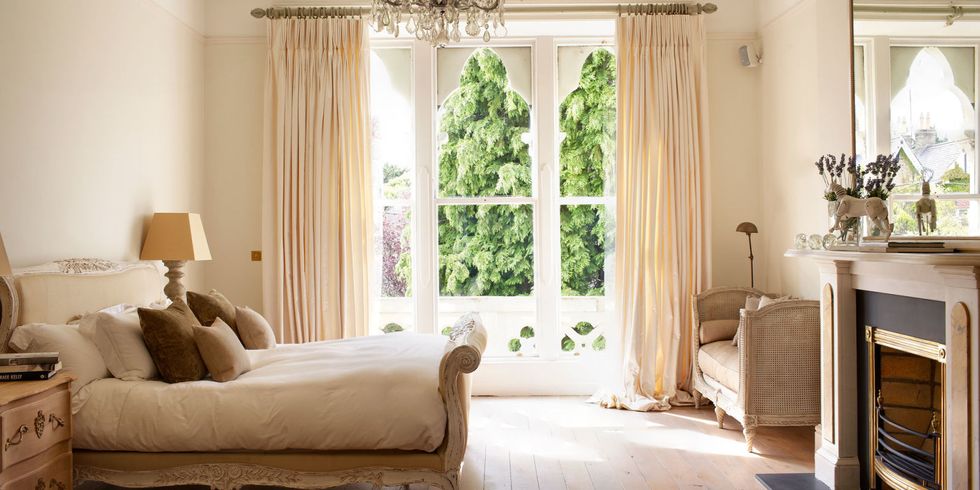 10 Gorgeous Décor Tricks From The Most Romantic Bedrooms