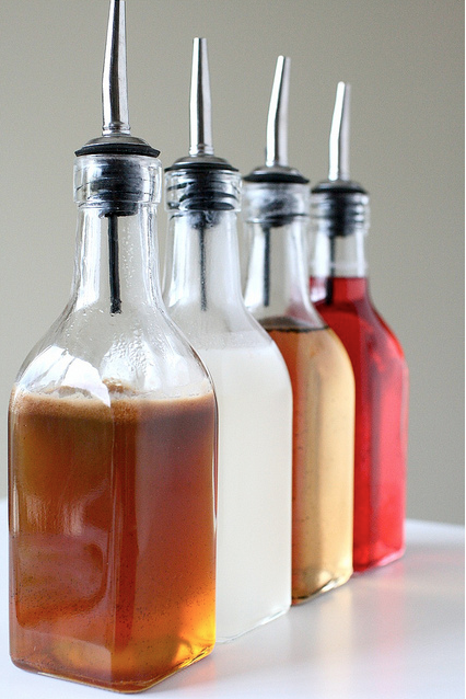 Liquid, Fluid, Product, Brown, Glass bottle, Bottle, Red, Drink, Orange, Amber, 