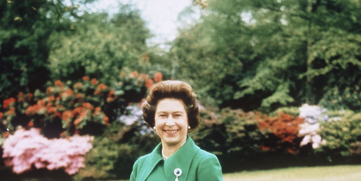 Rare Vintage Photos of Queen Elizabeth II's Life at Home