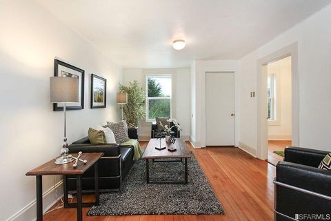 San Francisco cottage living room