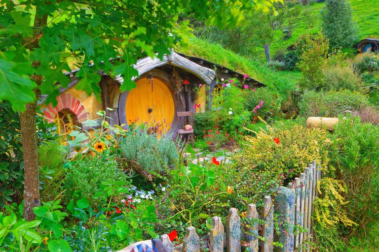 Hobbiton Movie Set Home - The Hobbit Trilogy Movie Set