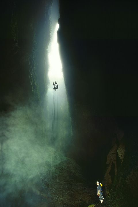Atmospheric phenomenon, Darkness, Formation, Adventure, Cave, Fog, Caving, Extreme sport, 