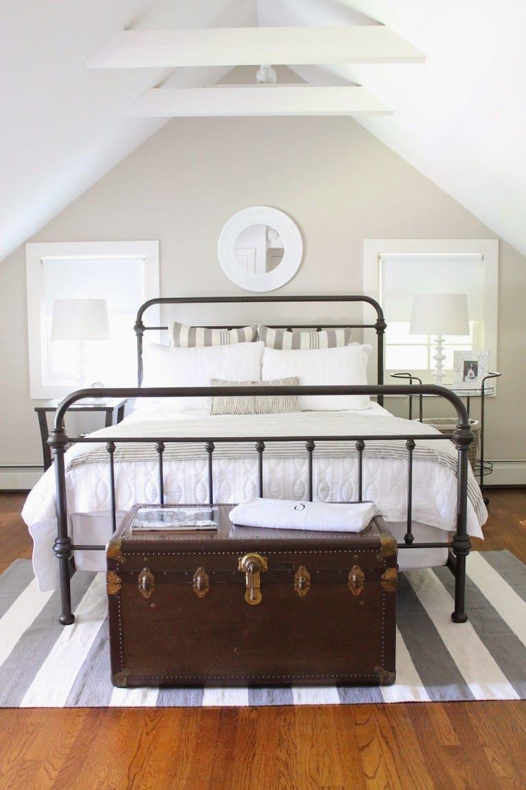 Bedroom Throw Pillow Storage Ideas - How to Organize Your ...