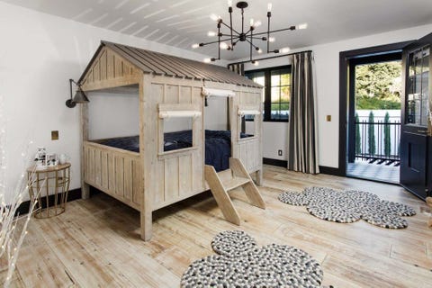 Wood, Floor, Interior design, Lighting, Room, Flooring, Property, Ceiling, Wall, Light fixture, Wood, Floor, Interior design, Lighting, Room, Flooring, Property, Ceiling, Wall, Light fixture,