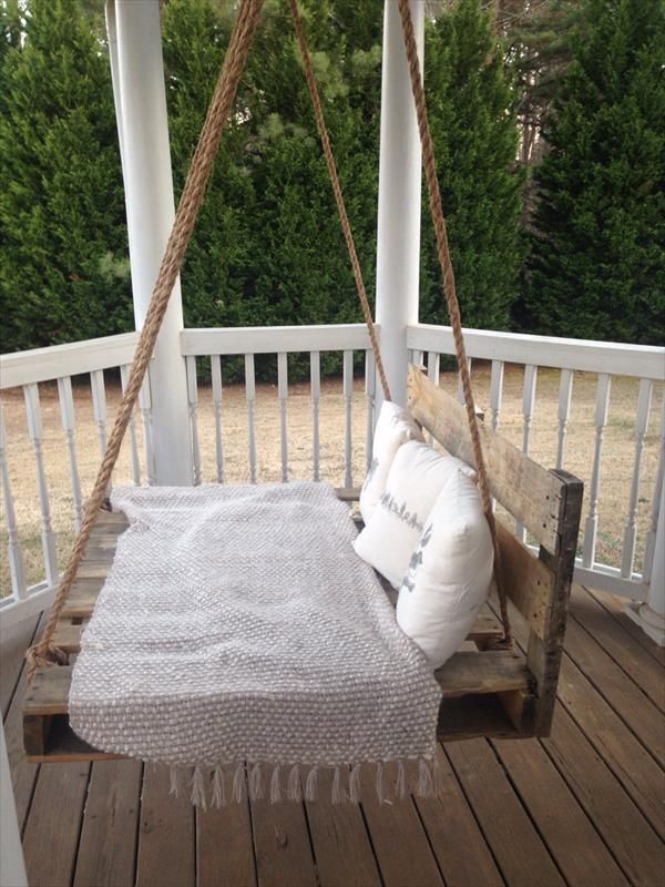 Wood pallet patio hammock