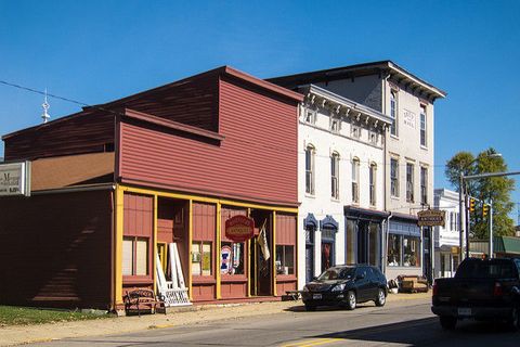 Antique Towns - The 50 Best Small Towns for Antiquing in America