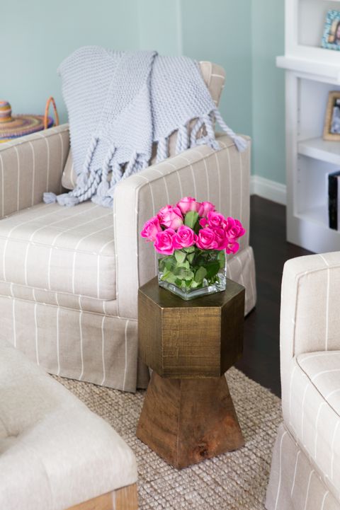 Room, Flower, Interior design, Petal, Home, Wall, Furniture, Pink, Interior design, Shelf, 