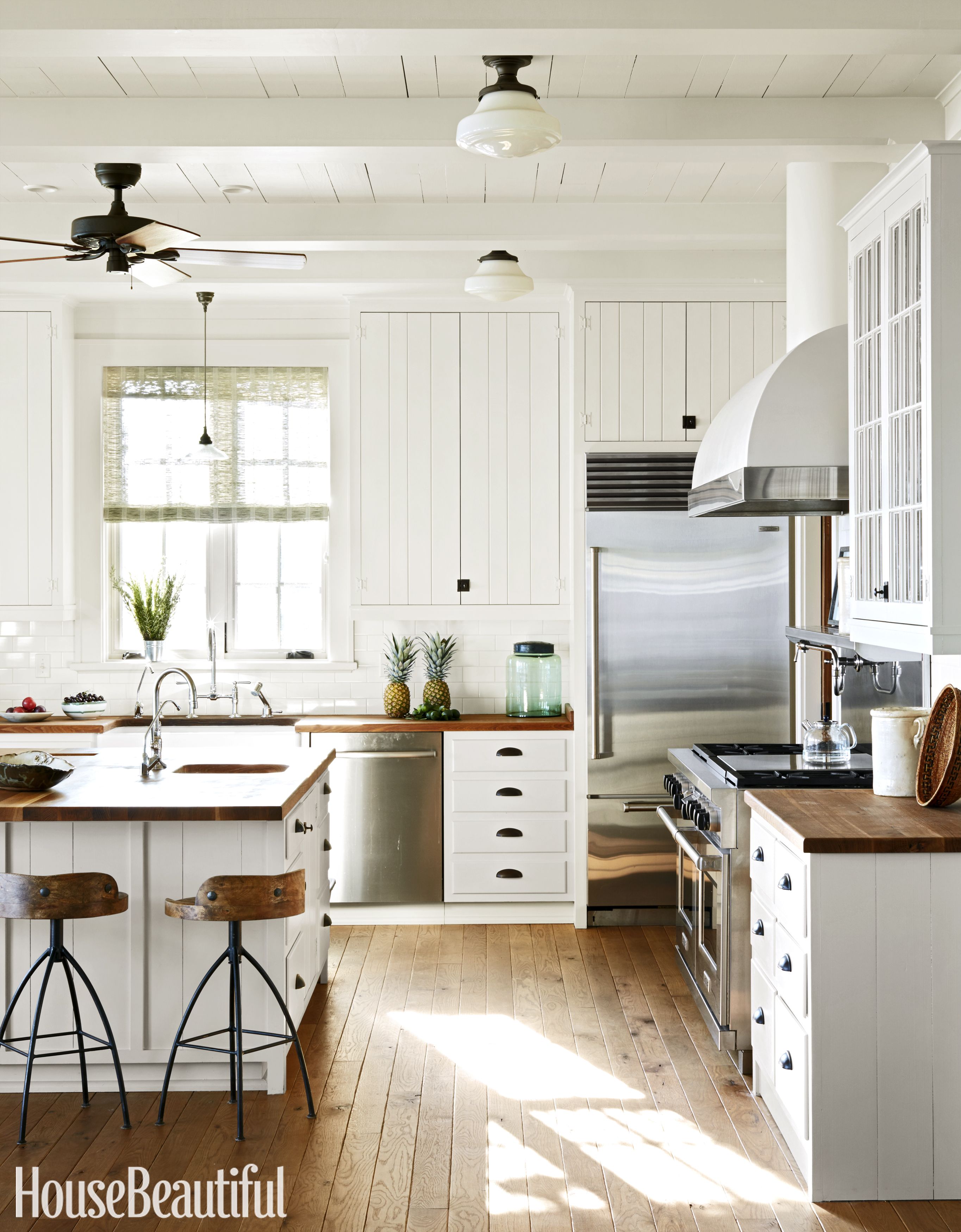 26 Gorgeous White Country Kitchens Pictures With Images