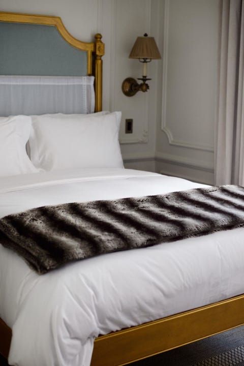 How To Get Crisp Bed Sheets Hotel Housekeeper Sheet Trick Image