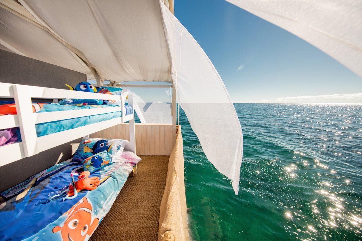 Airbnb Over The Great Barrier Reef - Floating Airbnb Apartment