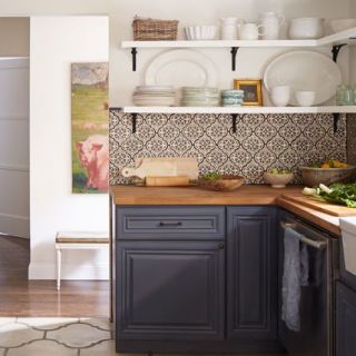 two-toned kitchen cabinets