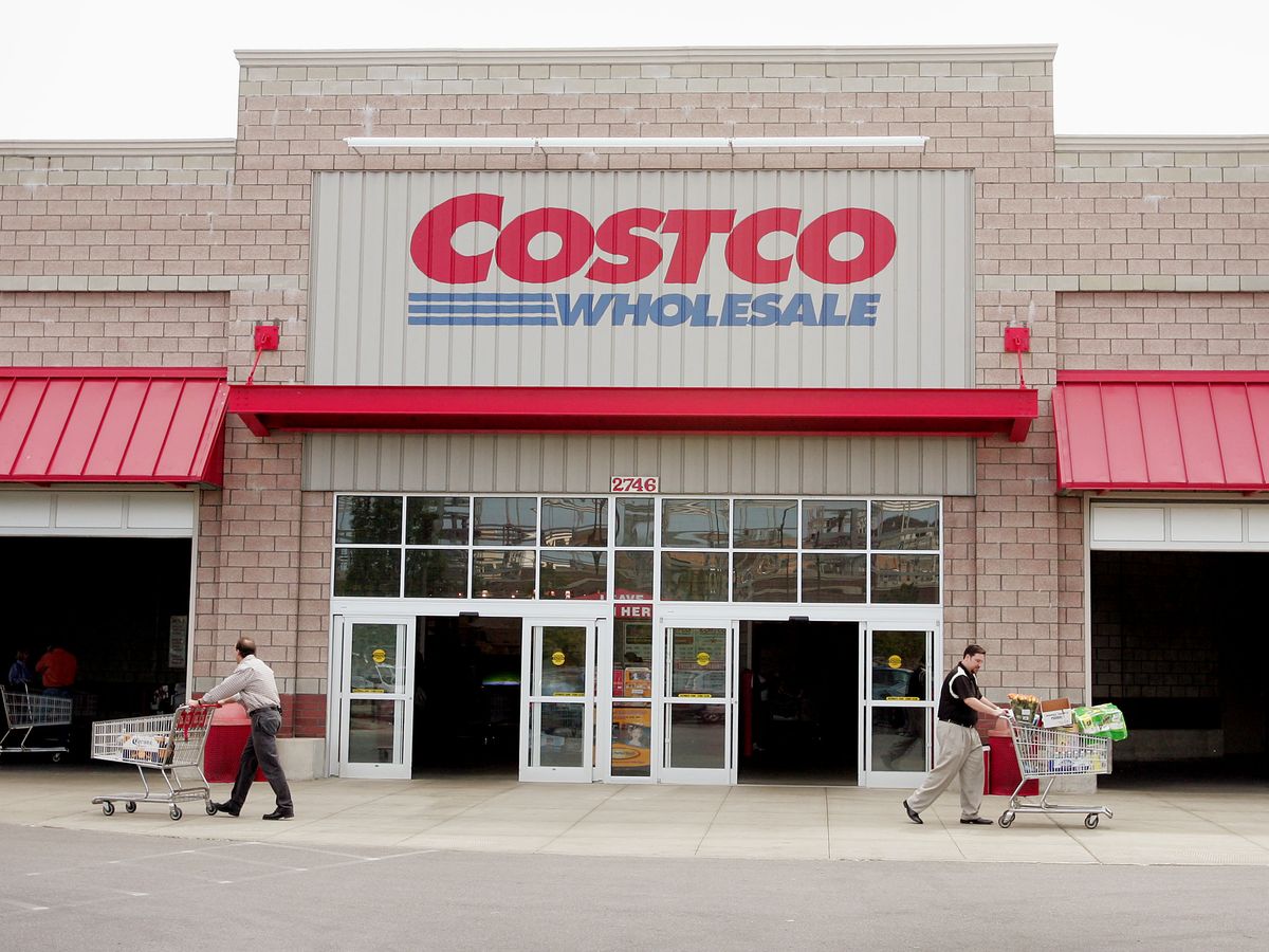 We Asked Two American Chefs How to Shop Costco. This is How They Do It.