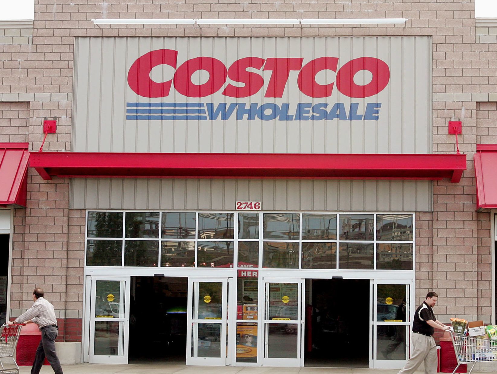 9 Things You Should Never Do When Shopping At Costco (#7 Blew Our Minds)