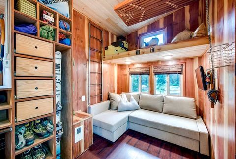 oregon tiny house couch lounge area