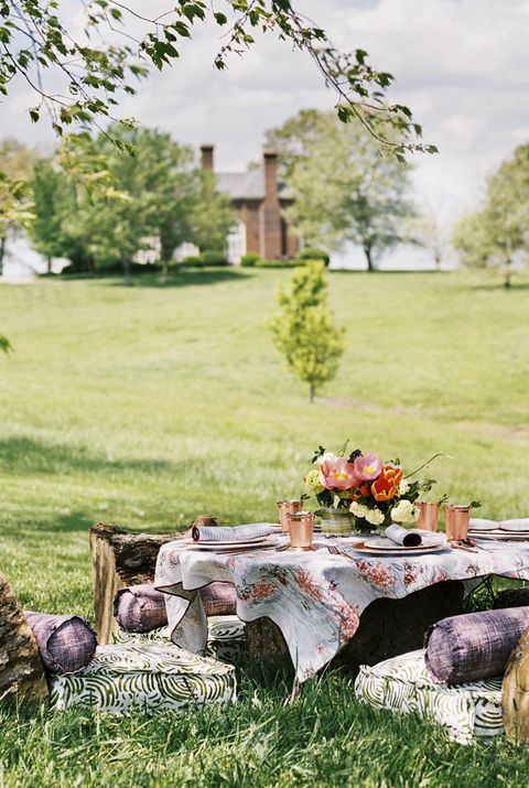 picnic tablescape