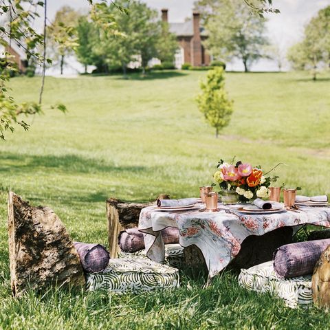 picnic tablescape
