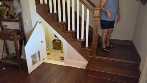 Stairs, Wood, Floor, Flooring, Hardwood, Human leg, Wood stain, Wood flooring, Laminate flooring, Home, 