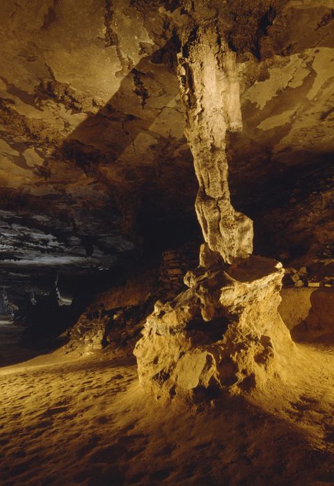 Brown, Formation, Geology, Tints and shades, Darkness, Bedrock, Cave, Geological phenomenon, Erosion, Stalagmite, 