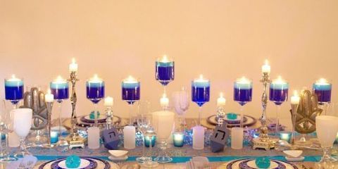 9 Stunning Hanukkah Decorations