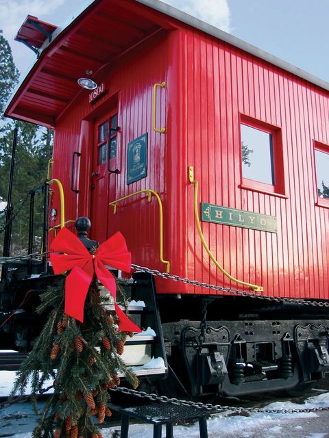 Red, Winter, House, Door, Rolling stock, Railroad car, Snow, Train, Cottage, Railway, 