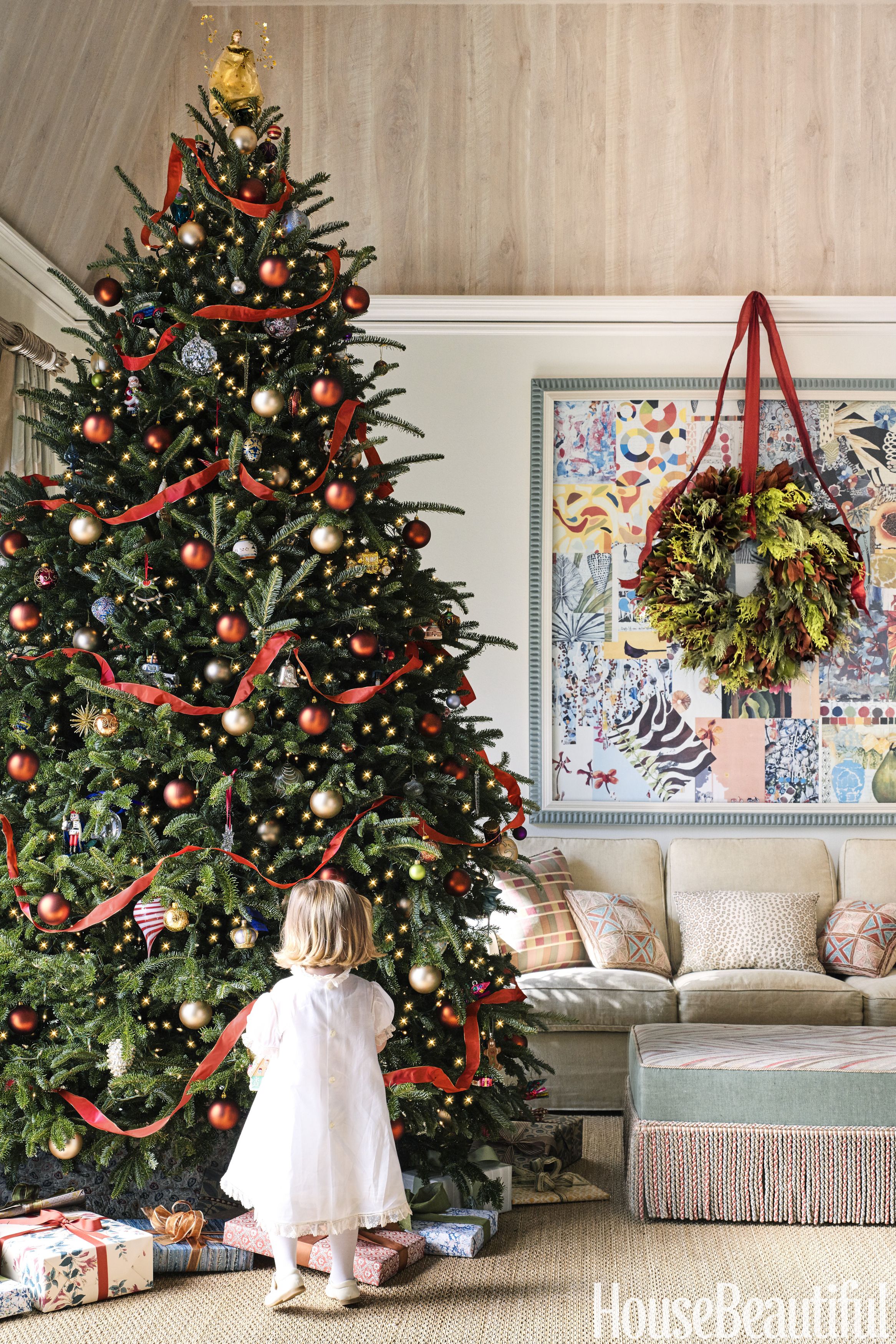 ornaments on the christmas tree