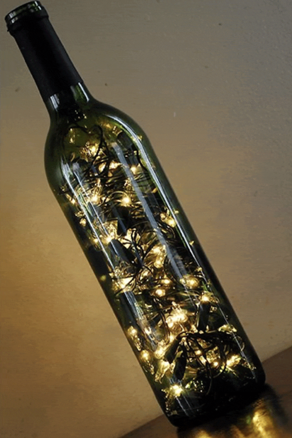 Светильник из винных бутылок