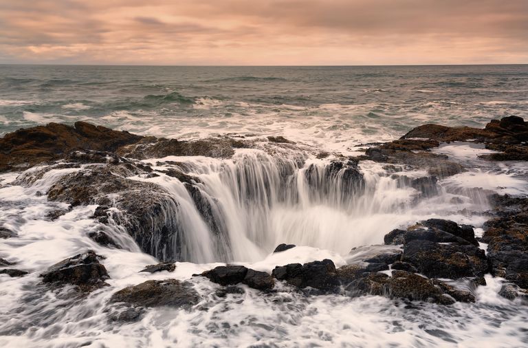 Thor's Well in Oregon - Drainpipe to the Pacific